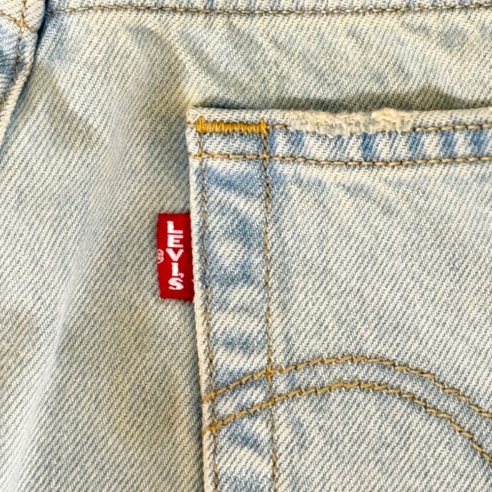 Levis Premium Wedgie Straight Distressed Light Wash Jeans 32x28 34964-0121 - Picture 4 of 16